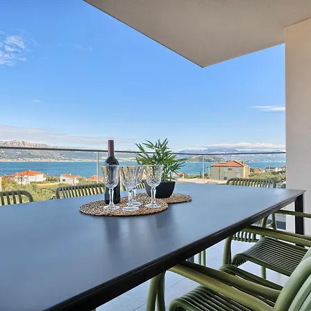 The Lookout Liveli - Premium Sea-view 公寓 斯拉汀